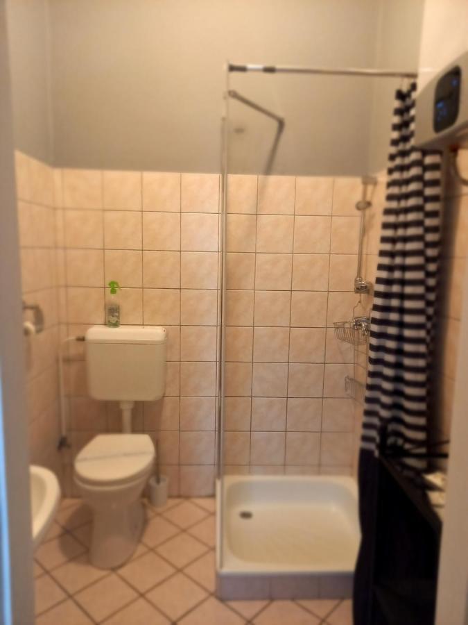 Idill Apartmanhaz B&B Tiszafüred Extérieur photo