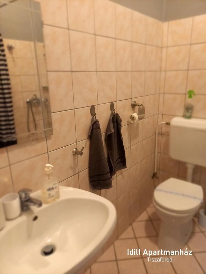 Idill Apartmanhaz B&B Tiszafüred Extérieur photo