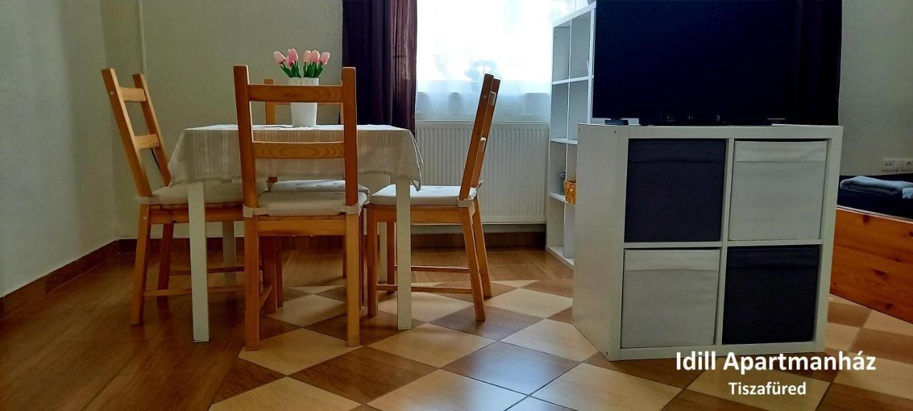 Idill Apartmanhaz B&B Tiszafüred Extérieur photo