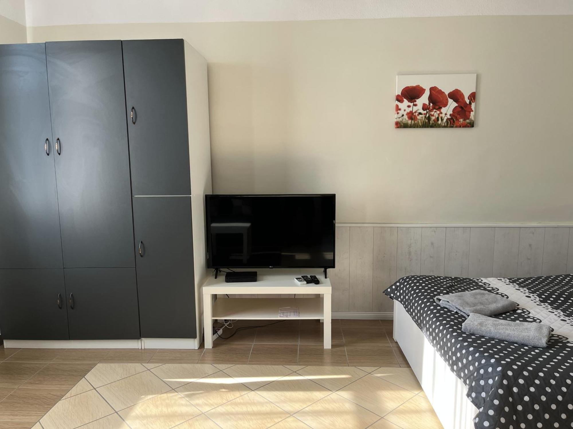 Idill Apartmanhaz B&B Tiszafüred Extérieur photo