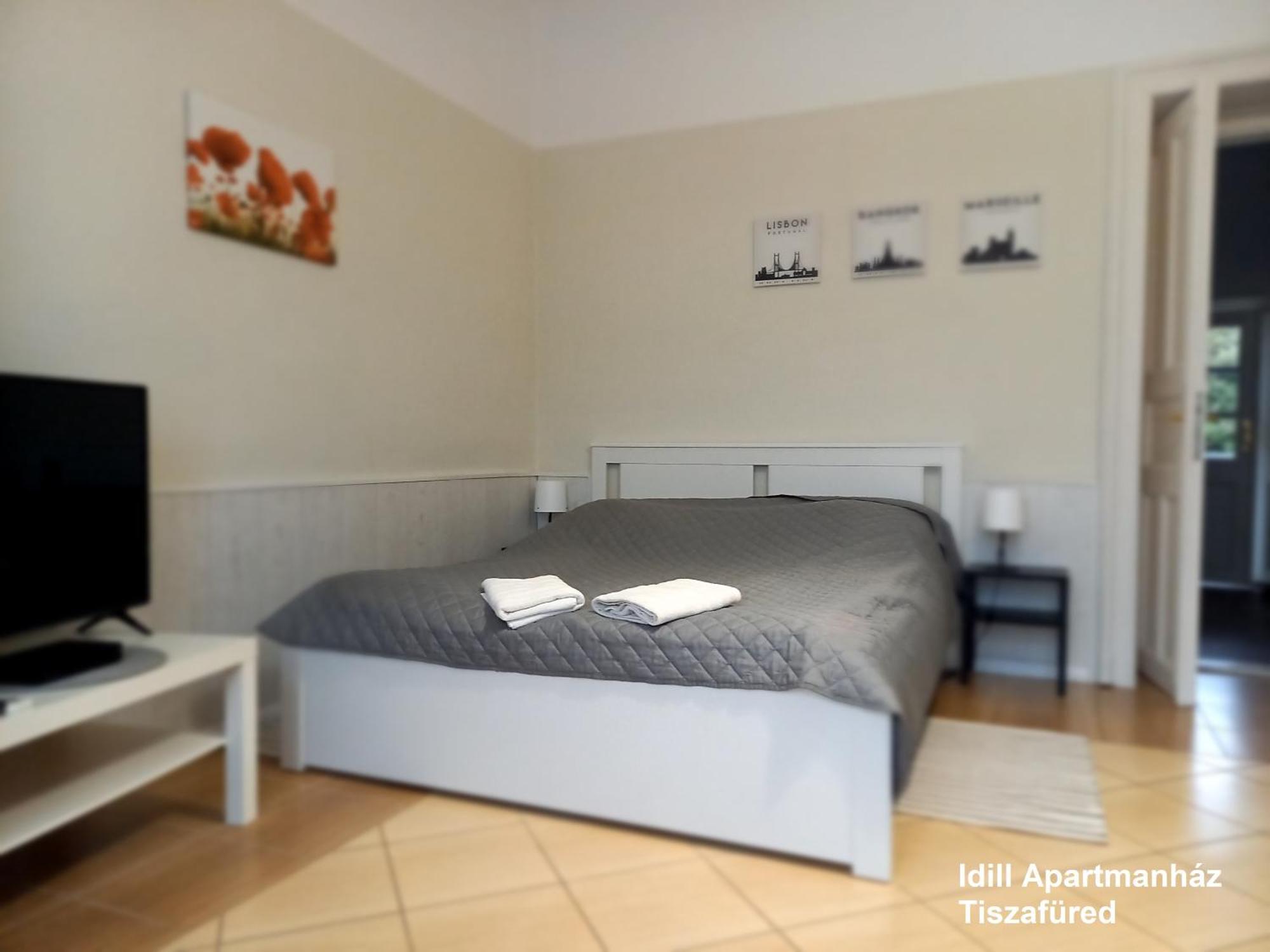 Idill Apartmanhaz B&B Tiszafüred Extérieur photo