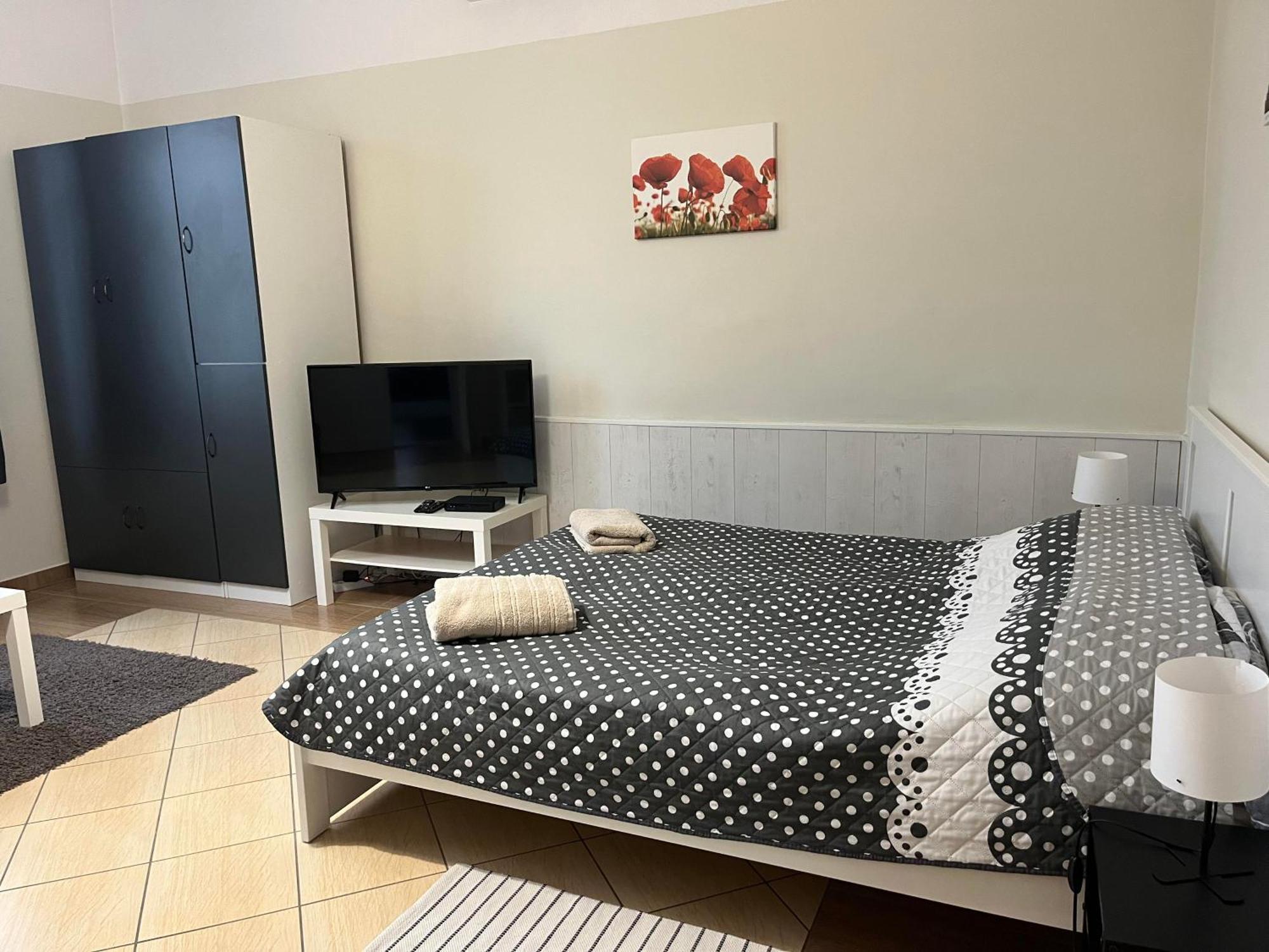 Idill Apartmanhaz B&B Tiszafüred Extérieur photo