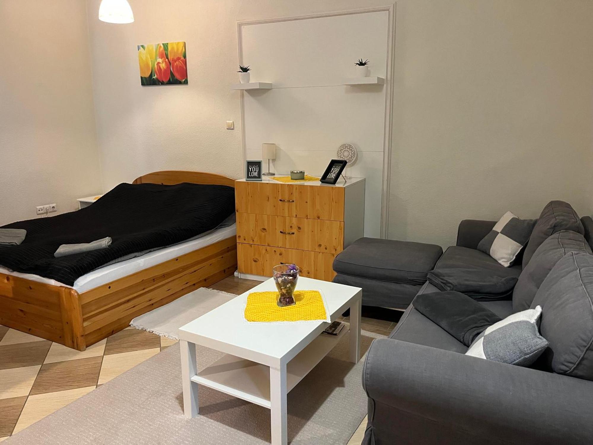 Idill Apartmanhaz B&B Tiszafüred Extérieur photo